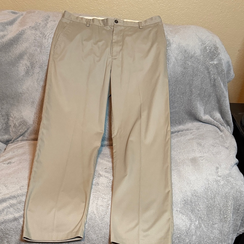 Dockers Men's Khaki Chinos